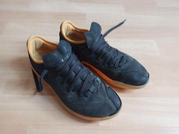Chaussures de football en salle (futsal) P37 beschikbaar voor biedingen