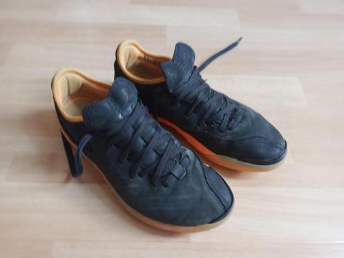 Chaussures de football en salle (futsal) P37, Sport en Fitness, Voetbal, Gebruikt, Schoenen, Ophalen