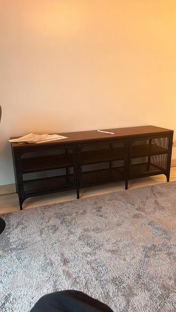 Tv-meubel van IKEA beschikbaar voor biedingen