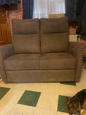 2-zit taupe in nieuwstaat beschikbaar voor biedingen