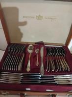 couverts en argent dans un étui en cuir SBS Solingen, Enlèvement ou Envoi, Neuf, Autres matériaux, Ensemble de couverts