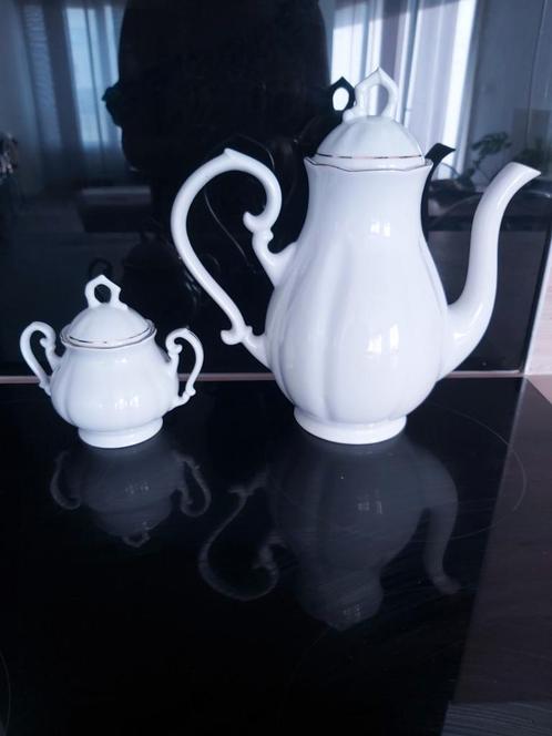 FP FENA PORZELLAN cafetière et sucrier en porcelaine blanche, Antiquités & Art, Antiquités | Services (vaisselle) complet, Enlèvement ou Envoi