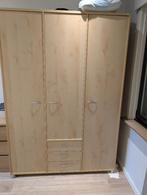 armoire 3 portes marque Au Bon Repos, 150 à 200 cm, Enlèvement, Utilisé, 200 cm ou plus