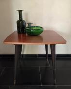 Vintage bijzettafel salontafel, Ophalen of Verzenden, Zo goed als nieuw, Vierkant, Vintage