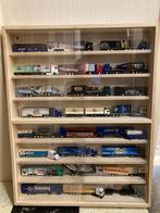 2 vitrinekasten met miniatuur vrachtwagens, Verzamelen, Ophalen, Zo goed als nieuw