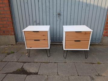 2 x nachtkastje beschikbaar voor biedingen