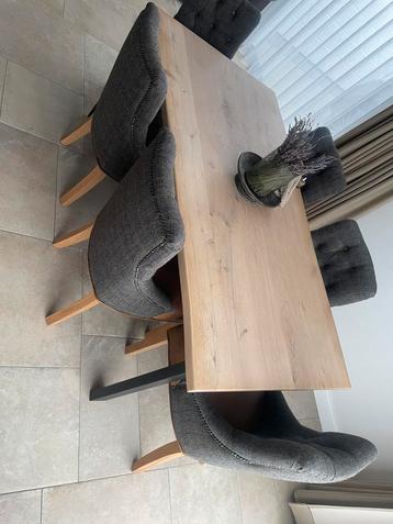 Eettafel massieve eik beschikbaar voor biedingen