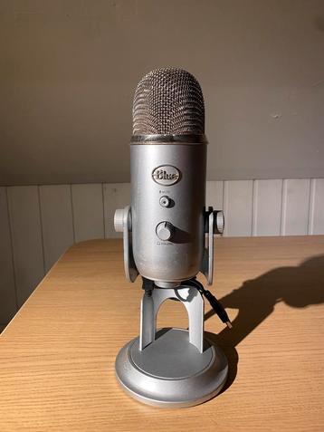 Blue Yeti microfoon met pop-filter  beschikbaar voor biedingen