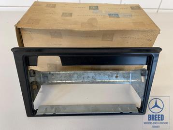 NOS houder asbak voor Mercedes-Benz W114 W115 /8 beschikbaar voor biedingen