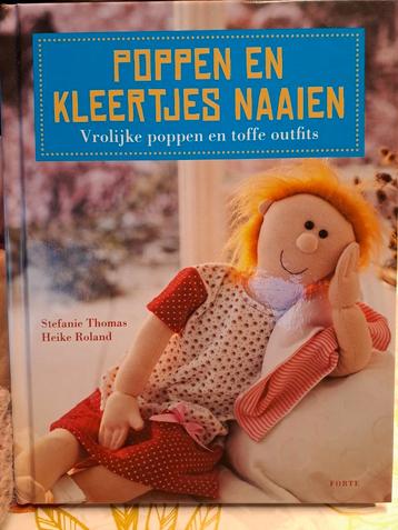 Poppen en kleertjes naaien 