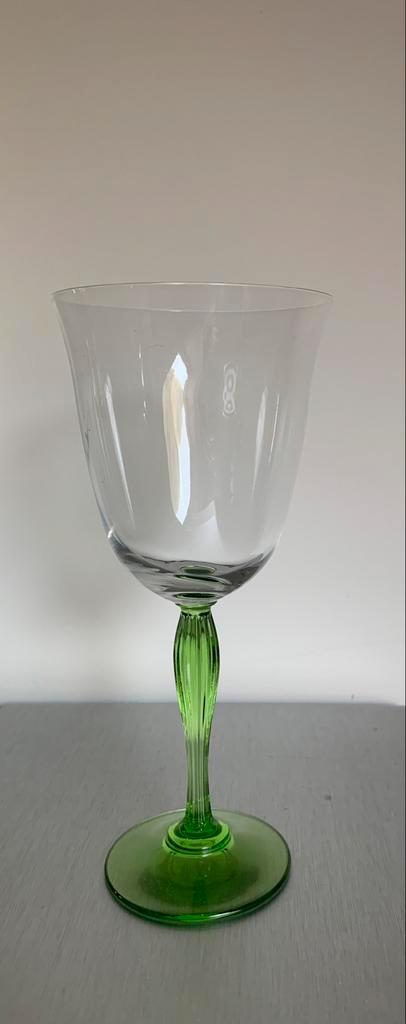 Wijnglazen 14 grote in kristalglas H 21,5cm - groene voet, Antiek en Kunst, Antiek | Glaswerk en Kristal, Ophalen