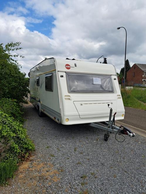 caravan, Caravans en Kamperen, Caravans, Particulier, tot en met 6, 1000 - 1250 kg, Standaardzit, Bürstner, Dwars-stapelbed, Vast bed