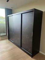 Zwarte kleerkast, Huis en Inrichting, Kasten | Kleerkasten, Ophalen, Marmer, 200 cm of meer, Met hangruimte