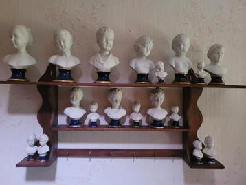 18 beeldjes in biscuit porcelein  beschikbaar voor biedingen