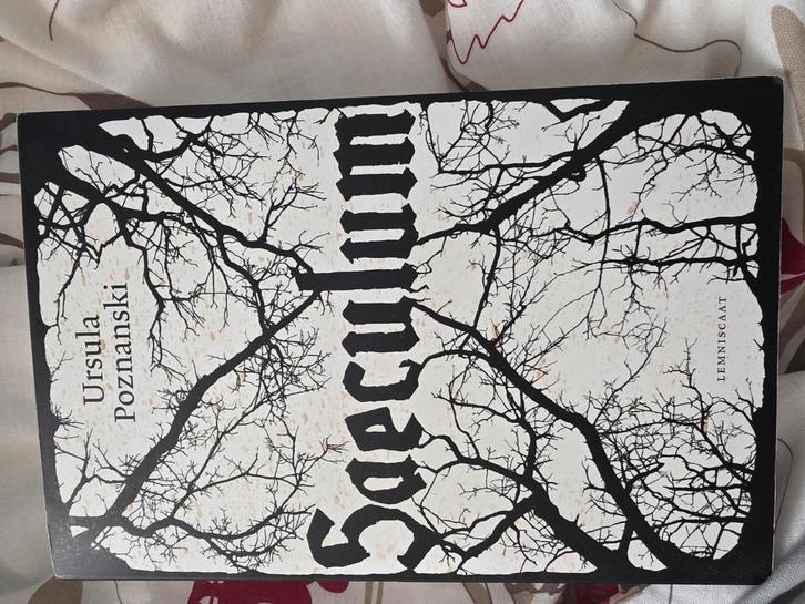 Ursula Poznanski - Saeculum, Boeken, Kinderboeken | Jeugd | 13 jaar en ouder, Zo goed als nieuw, Ophalen of Verzenden