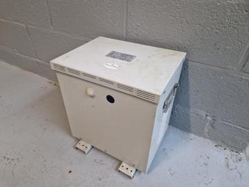 Transformateur 400v 3x220v réversible 10 kva beschikbaar voor biedingen