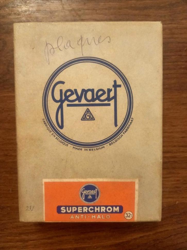 Gevaert Superchrom - antieke fotoplaten, Verzamelen, Foto-apparatuur en Filmapparatuur, Overige typen, Ophalen