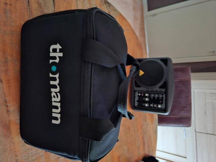 Behringer Eurolive B205 monitor speakers met draagtas, Audio, Tv en Foto, Luidsprekerboxen, Zo goed als nieuw, Overige typen, 120 watt of meer