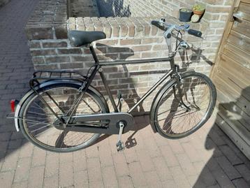 Herenfiets in goede rijklare staat met 3 naafversnellingen beschikbaar voor biedingen