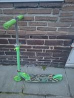 Fel groene kinderstep te koop, Ophalen