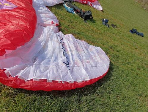 ALPINA 4 SUPER conditie Kans om 2024 te grijpen, Sport en Fitness, Zweefvliegen en Paragliding, Zo goed als nieuw, Complete paraglider