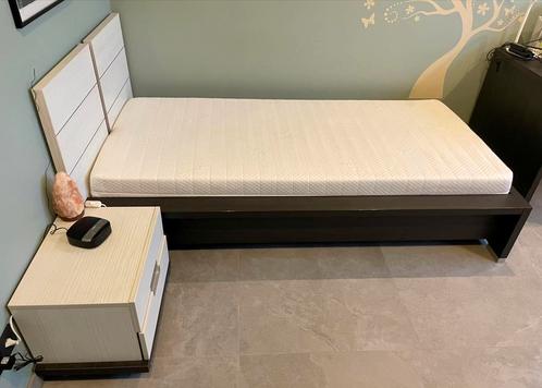 Bed en bureau, Huis en Inrichting, Slaapkamer | Complete slaapkamers, Zo goed als nieuw, Tweepersoons, Ophalen