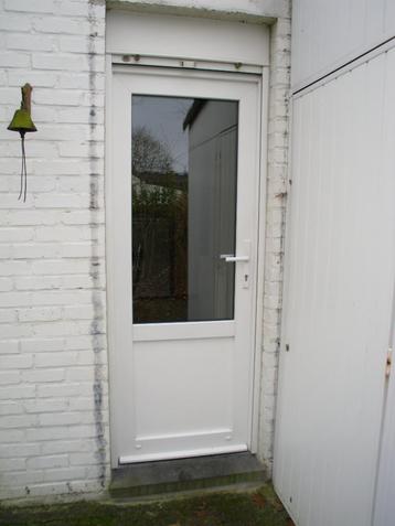 Porte d'extérieur en PVC  2/3 vitrée  beschikbaar voor biedingen