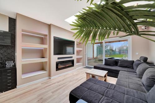 Très belle maison de ville 3 chambres avec double garage, Immo, Huizen en Appartementen te koop, Provincie Henegouwen, 200 tot 500 m²