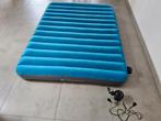 luchtbed 140x200 samen met opblaaspomp, Ophalen, Zo goed als nieuw, 2-persoons