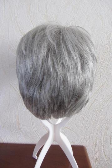 perruque coupe courte beschikbaar voor biedingen