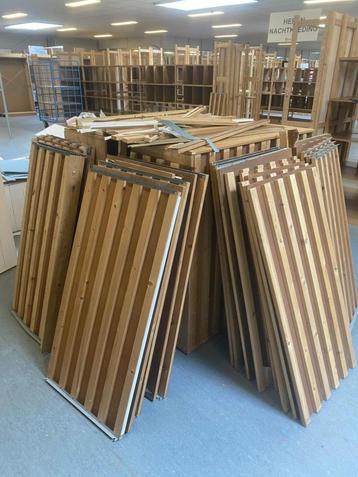 Hout (van rekken) gratis af te halen in Hasselt beschikbaar voor biedingen