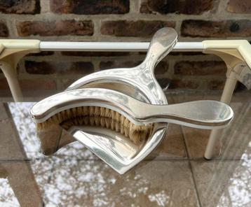 Kruimelborstel en -tray  beschikbaar voor biedingen