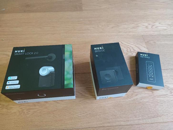 Nuki Smart Lock combo set (Smart Lock + Bridge +  KeyPad), Maison & Meubles, Sonnettes, Comme neuf, Sans fil, Compatible avec les smartphones