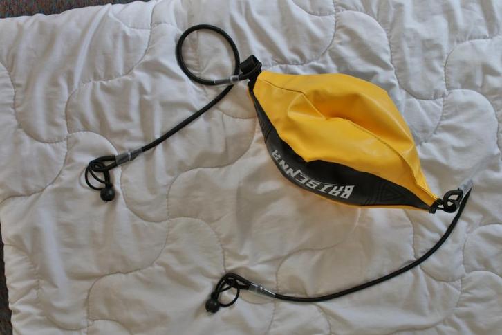 Poire de boxe avec élastiques – jaune et noir – quasi neuve, Sport en Fitness, Boksen, Ophalen of Verzenden