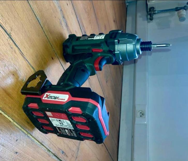 Boloneuse nieuw met lader en batterij., Doe-het-zelf en Bouw, Gereedschap | Handgereedschap, Zo goed als nieuw, Ophalen