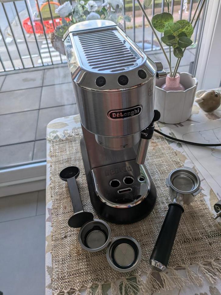 De’Longhi Dedica Style, Elektronische apparatuur, Koffiezetapparaten, Zo goed als nieuw, Gemalen koffie, Overige modellen, Afneembaar waterreservoir