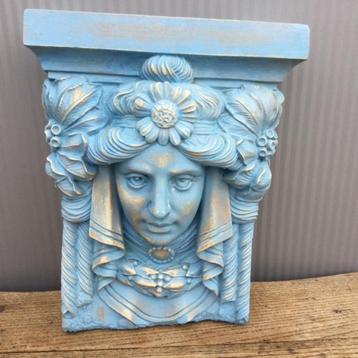 Ornament kop vrouw beschikbaar voor biedingen