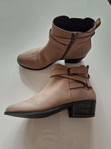 Enkellaarsjes Steven New York beige maat 37 beschikbaar voor biedingen
