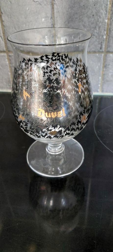 Een Mooi Duvel glas met zware sterren  en goud logo, Collections, Marques de bière, Duvel, Enlèvement ou Envoi