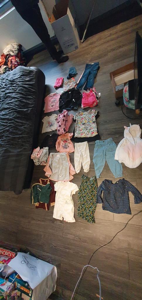 Lots de 35  vêtements filles taille  de 9 mois à 2 ans, Kinderen en Baby's, Kinderkleding | Maat 92, Gebruikt, Meisje, Broek, Ophalen of Verzenden