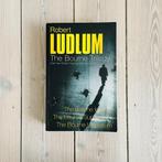 The Bourne Trilogy - Robert Ludlum, Boeken, Gelezen, Wereld overig, Ophalen of Verzenden, Robert Ludlum