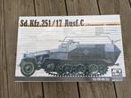 sdkfz 251/17 AFV club, Hobby en Vrije tijd, Modelbouw | Auto's en Voertuigen, Ophalen of Verzenden, Tank