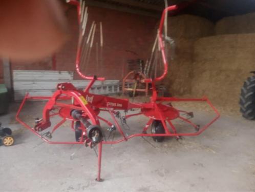 Hooikeerder en hark lely lotus 300 laatste model, Zakelijke goederen, Landbouw | Werktuigen, Oogstmachine, Ophalen of Verzenden