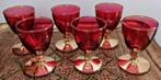 6 verres à liqueur rouges, à pied doré, des années 60', Ophalen of Verzenden