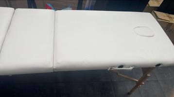 Massage tafel beschikbaar voor biedingen