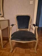 Fauteuil élégant de style Louis XV, Enlèvement