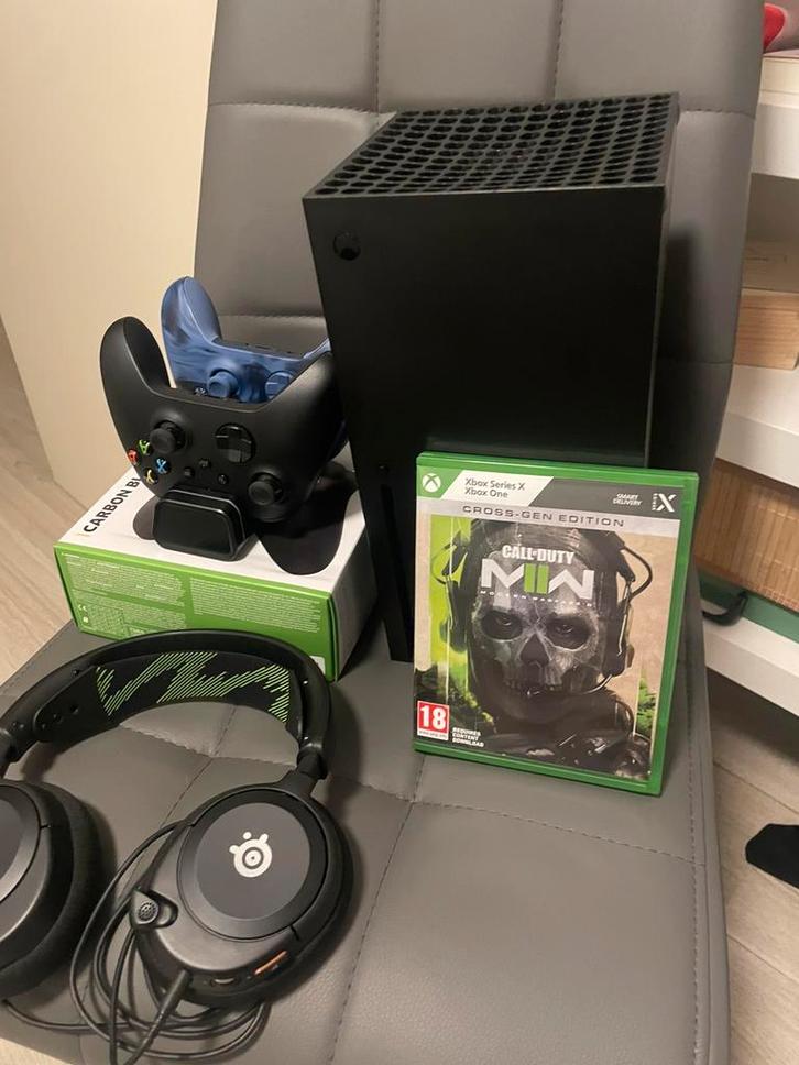 Xbox series X 1TB 2 controllers, Games en Spelcomputers, Spelcomputers | Xbox Series X en S, Zo goed als nieuw, Xbox Series X