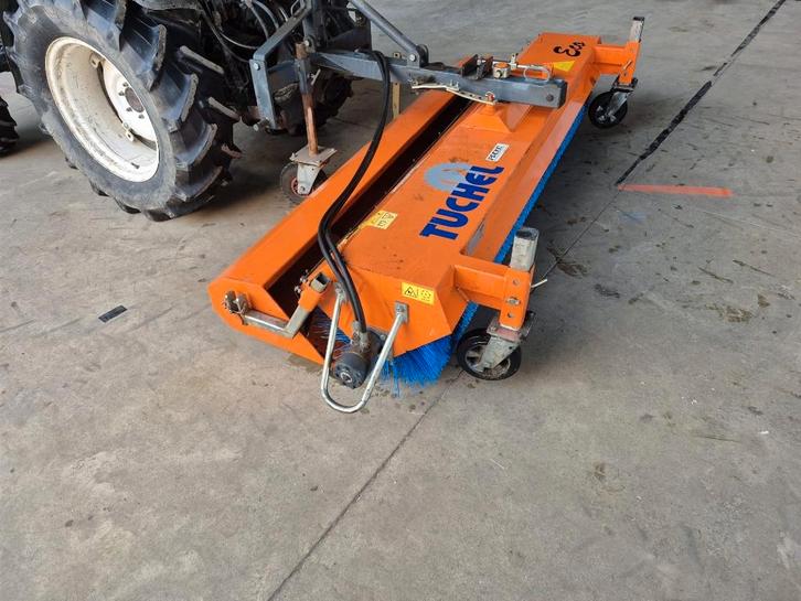 Tuchel veegmachine, Zakelijke goederen, Machines en Bouw | Onderhoud en Reiniging, Ophalen