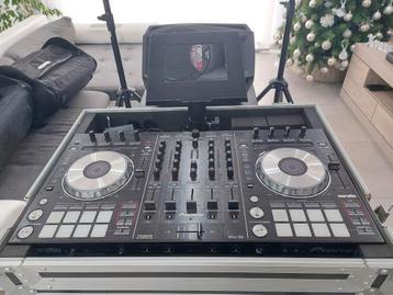 Complete dj set incl actieve boxen beschikbaar voor biedingen