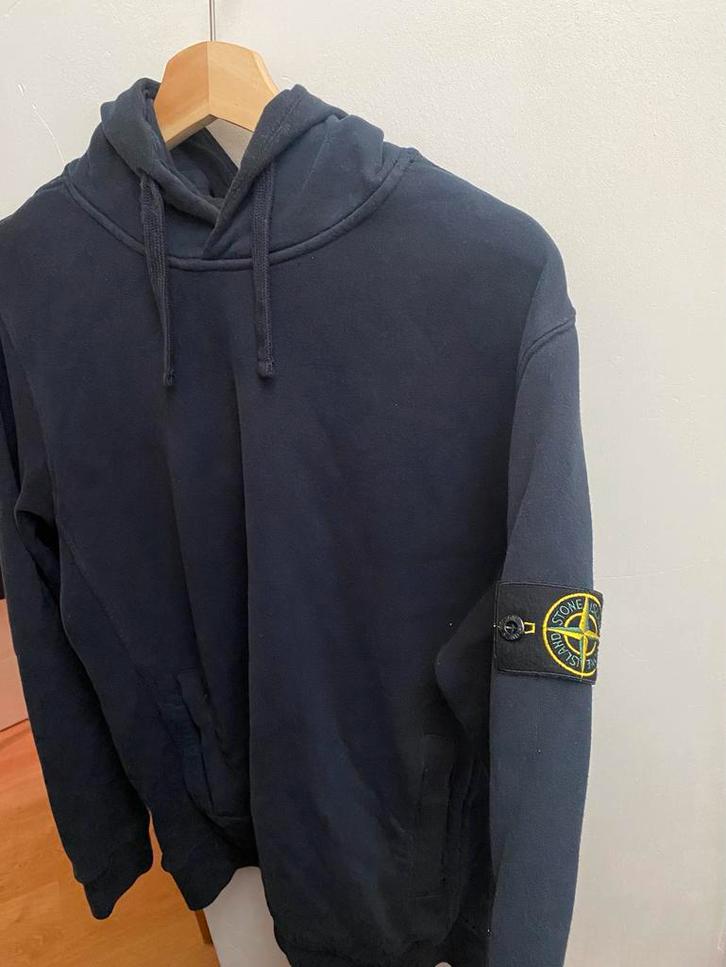 Stone Island marineblauwe hoodie maat L - uitstekende staat, Kleding | Heren, Truien en Vesten, Zo goed als nieuw, Maat 52/54 (L)